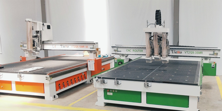 CNC машина Vietto L3 с три шпиндела VT 2128 – 3 SMR